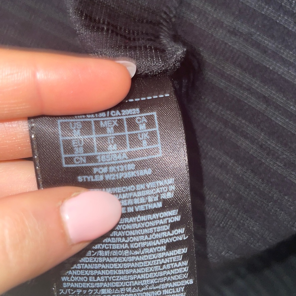 GUESS LA Open Cardigan🖤 - Picture 5 of 6
